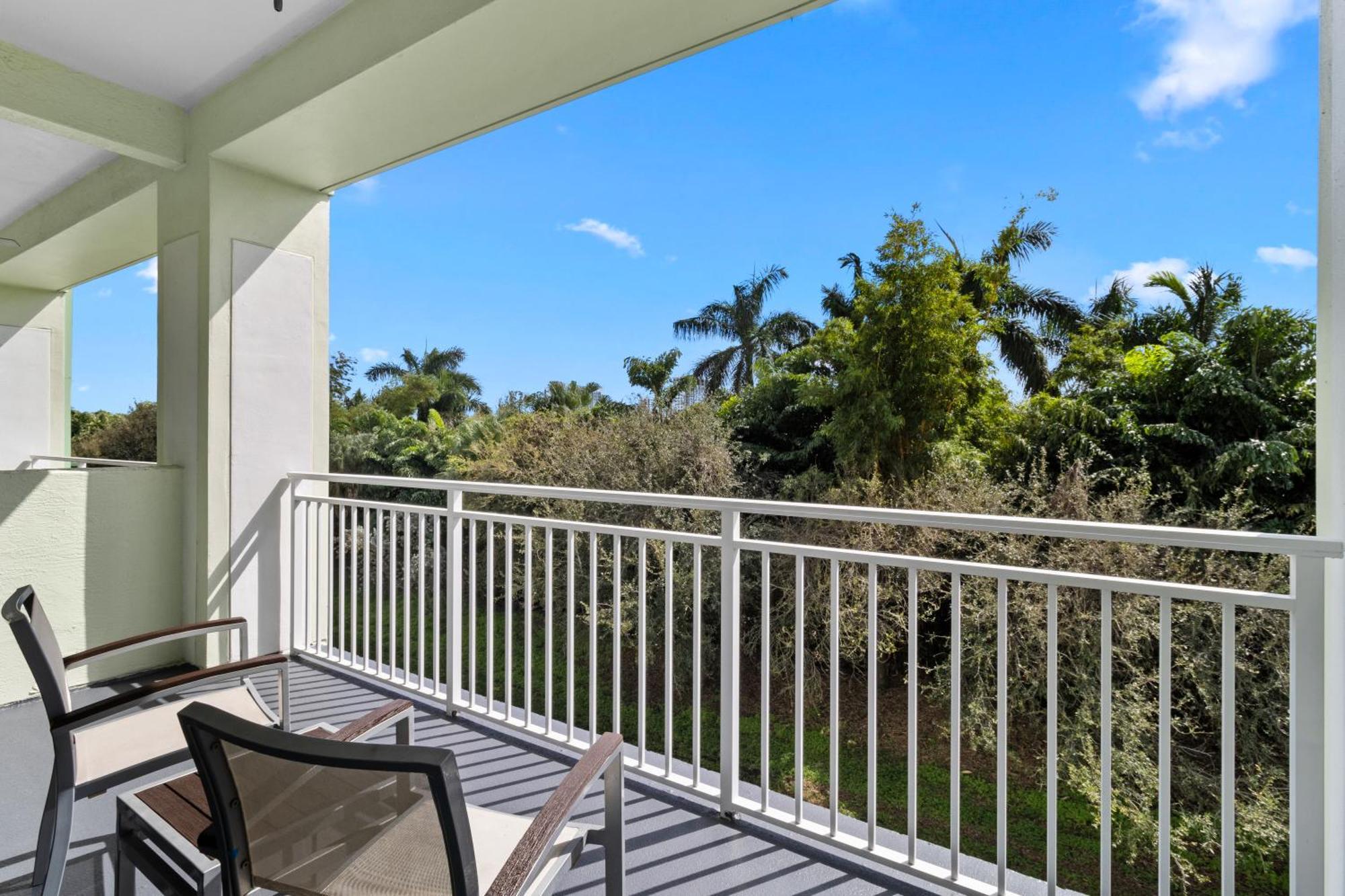 Отель Provident Doral At The Blue Экстерьер фото
