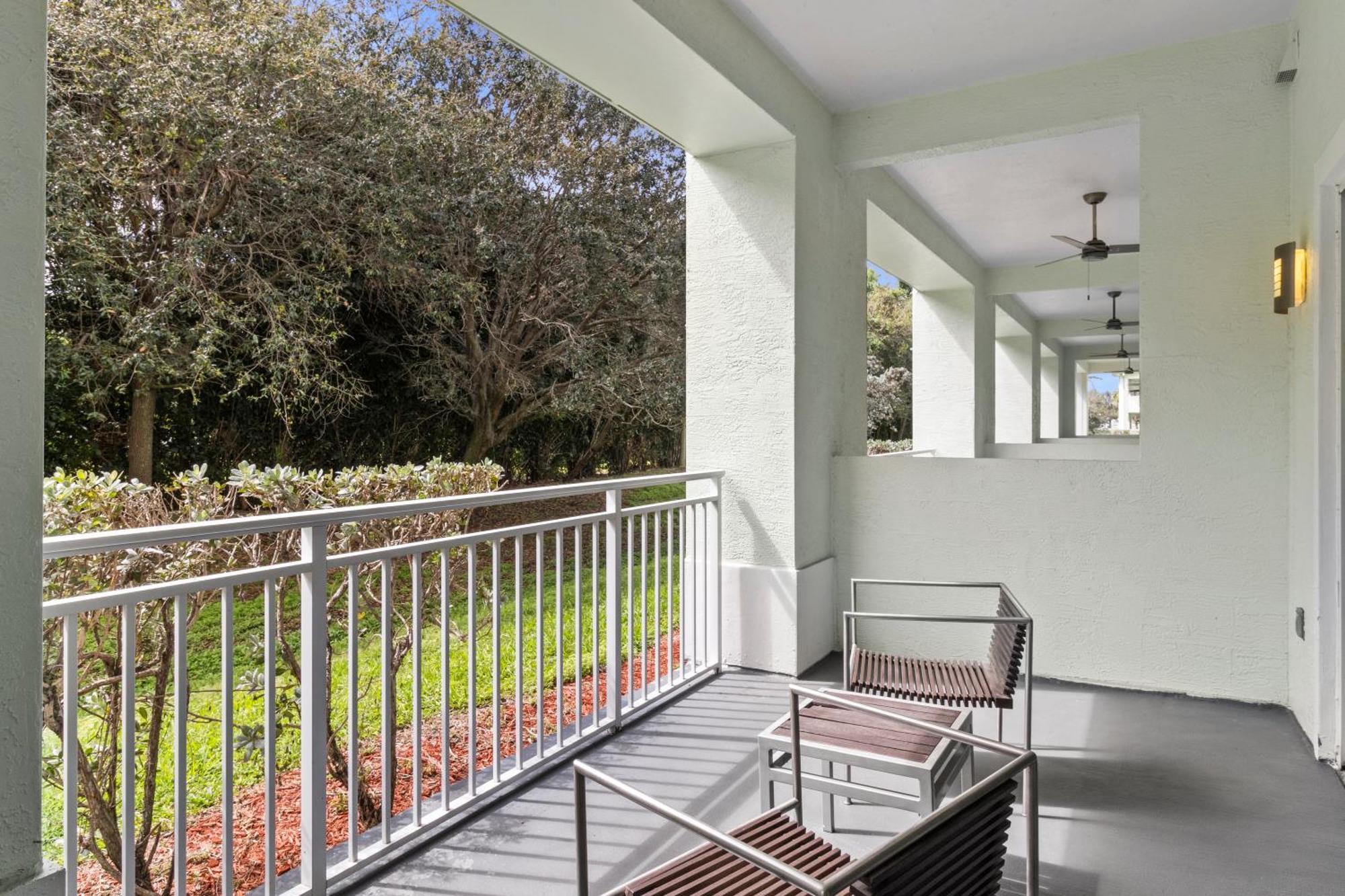 Отель Provident Doral At The Blue Экстерьер фото